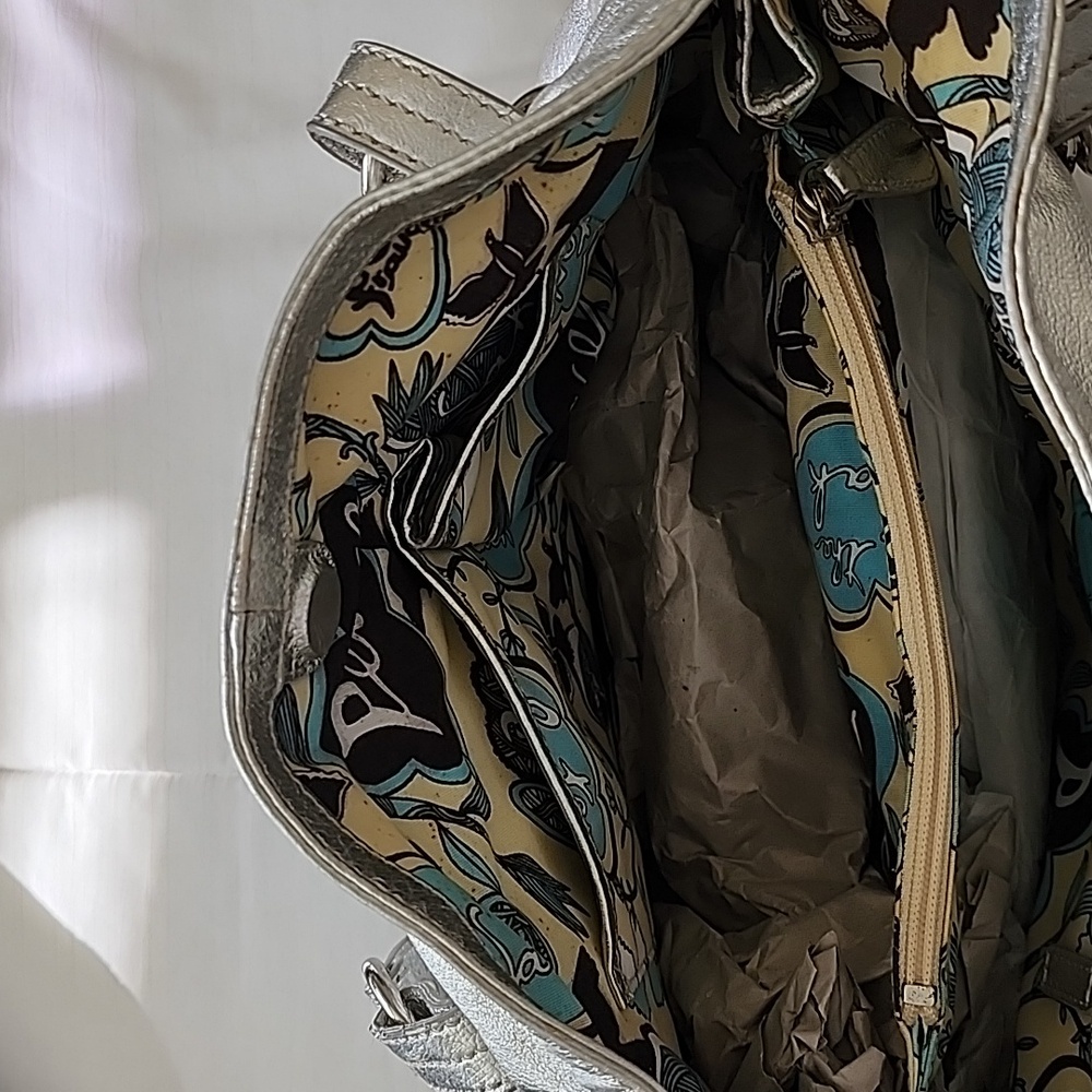 The Sak Silver Metallic Leather Bag - Picture 10 of 11